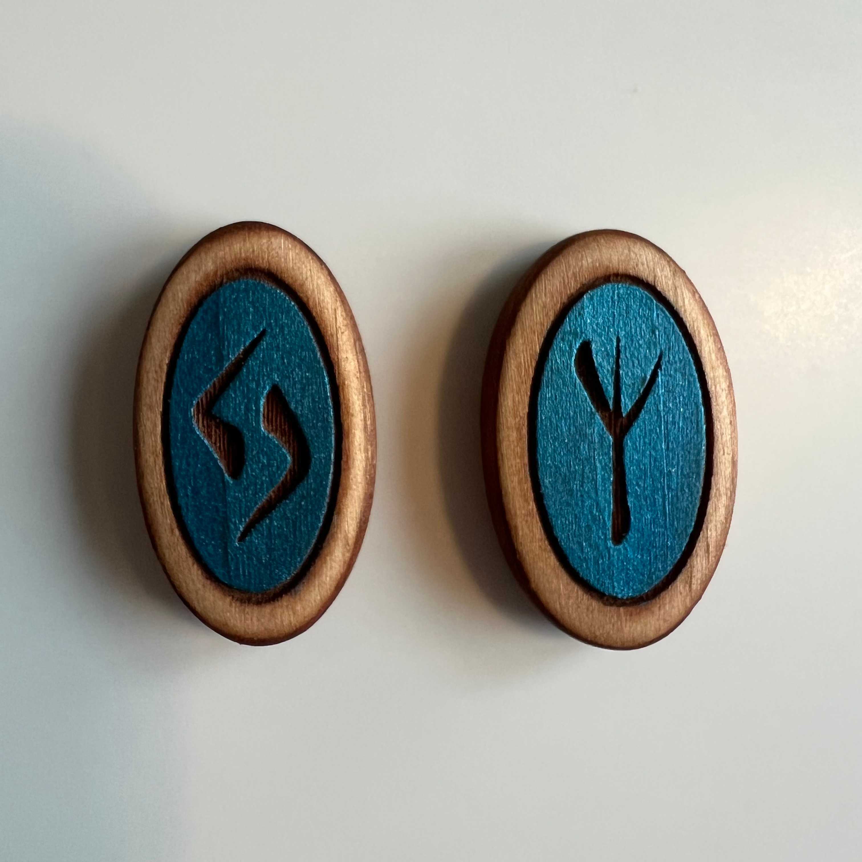 Jera and Algiz rune reading – patient growth protected from harm